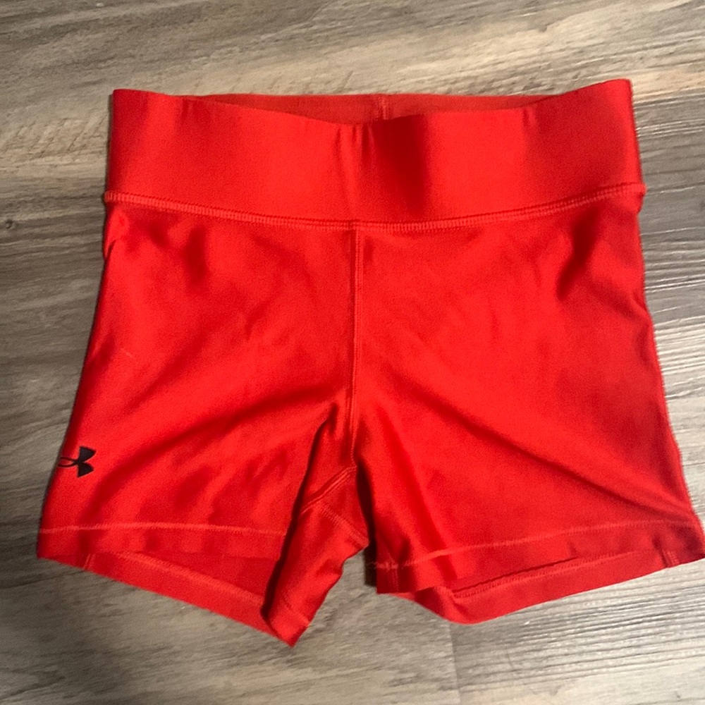 XS red Under Armour biker shorts 3”.